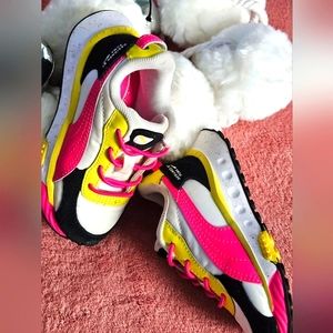 Toddler Girls Puma Sneakers Sz 7C Pink White Yellow Black